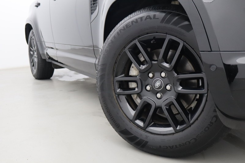 2023 (23) LAND ROVER DEFENDER 3.0 D300 X-Dynamic S 110 5dr Auto 5230526