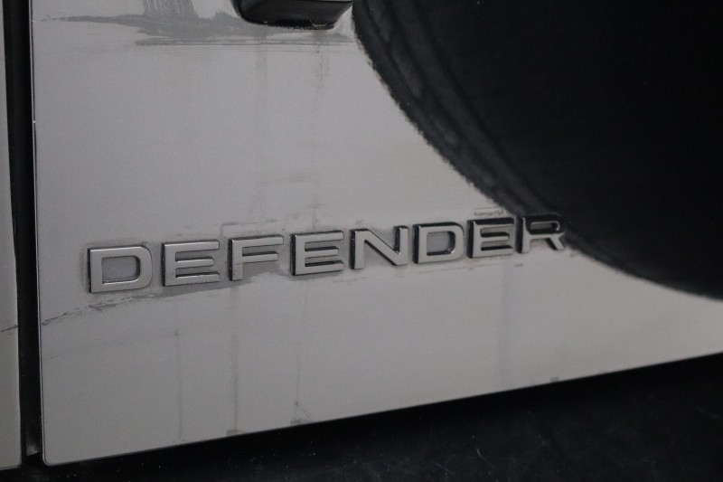 2023 (23) LAND ROVER DEFENDER 3.0 D300 X-Dynamic S 110 5dr Auto 5230521
