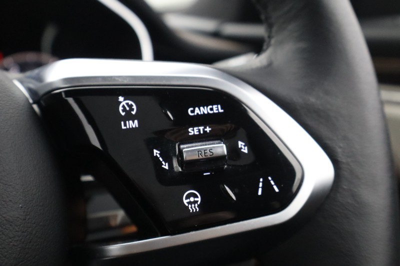 2024 (24) JAGUAR XF 2.0 D200 R-Dynamic HSE Black 5dr Auto 5197938