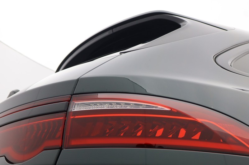 2024 (24) JAGUAR XF 2.0 D200 R-Dynamic HSE Black 5dr Auto 5197906