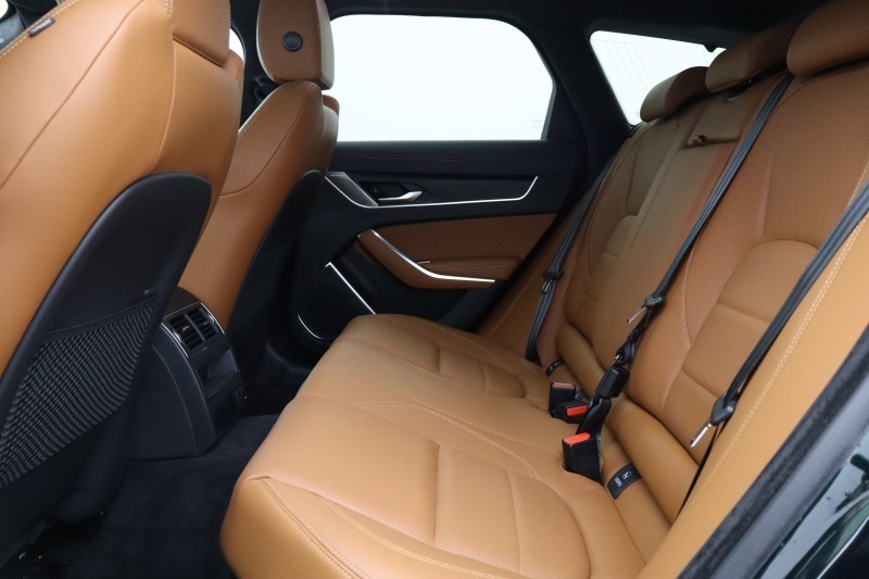 2024 (24) JAGUAR XF 2.0 D200 R-Dynamic HSE Black 5dr Auto 5197914