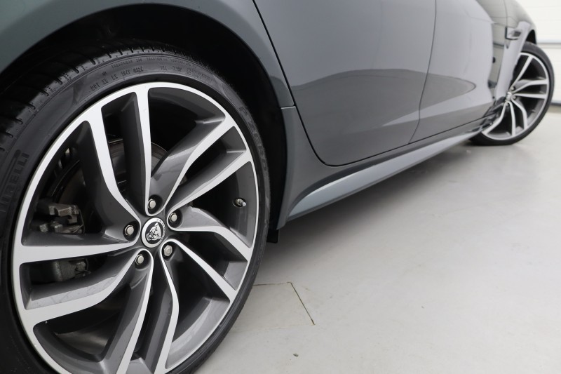 2024 (24) JAGUAR XF 2.0 D200 R-Dynamic HSE Black 5dr Auto 5197922