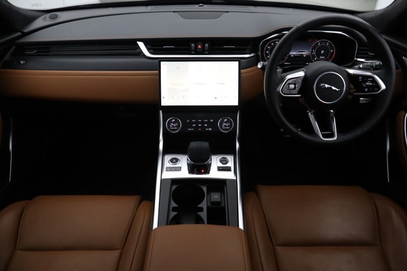 2024 (24) JAGUAR XF 2.0 D200 R-Dynamic HSE Black 5dr Auto 5197924