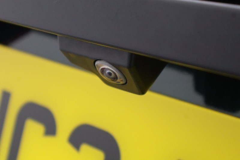 2024 (24) JAGUAR XF 2.0 D200 R-Dynamic HSE Black 5dr Auto 5197908