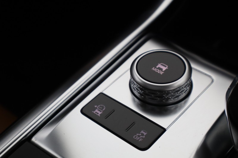 2024 (24) JAGUAR XF 2.0 D200 R-Dynamic HSE Black 5dr Auto 5197943