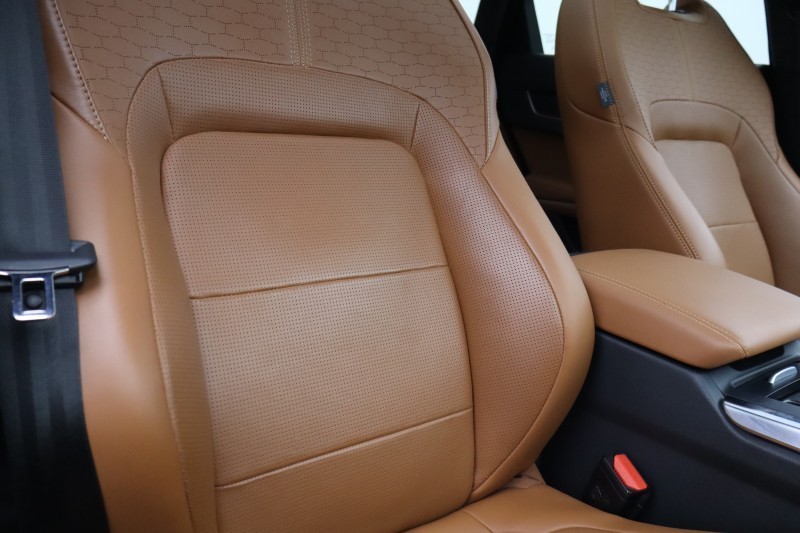 2024 (24) JAGUAR XF 2.0 D200 R-Dynamic HSE Black 5dr Auto 5197936