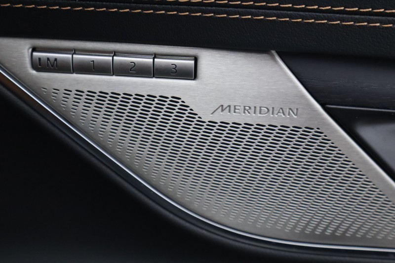 2024 (24) JAGUAR XF 2.0 D200 R-Dynamic HSE Black 5dr Auto 5197933