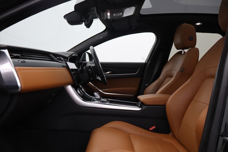 2024 (24) JAGUAR XF 2.0 D200 R-Dynamic HSE Black 5dr Auto 5197916