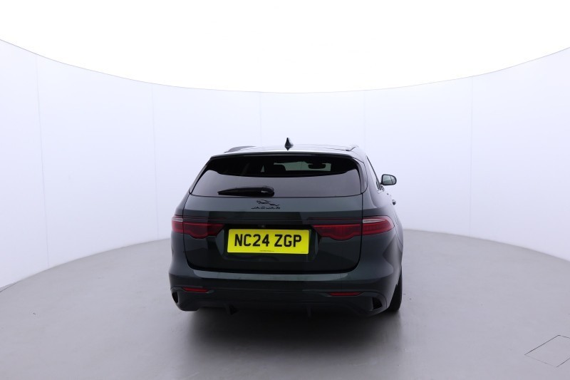 2024 (24) JAGUAR XF 2.0 D200 R-Dynamic HSE Black 5dr Auto 5197896