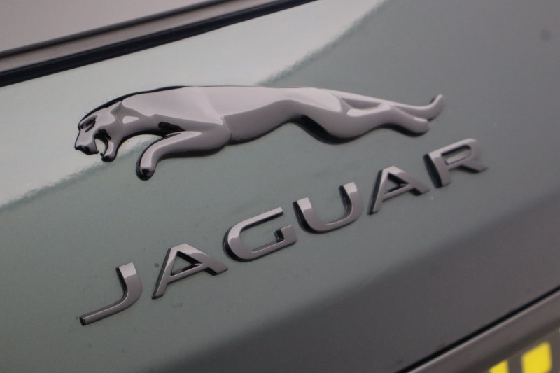 2024 (24) JAGUAR XF 2.0 D200 R-Dynamic HSE Black 5dr Auto 5197909