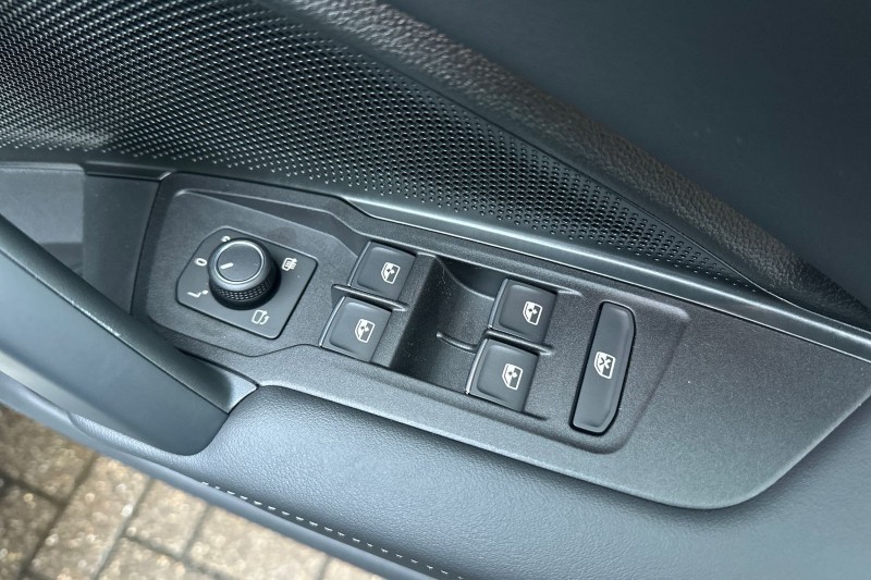  VOLKSWAGEN TAYRON 2.0 TDI Elegance 5dr DSG7 [7 Seat] 4930690