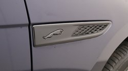 2022 (22) JAGUAR F-PACE 2.0 D200 R-Dynamic SE 5dr Auto AWD 5226248