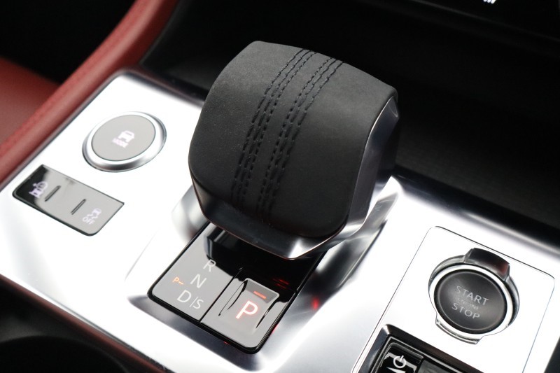 2022 (22) JAGUAR F-PACE 2.0 D200 R-Dynamic SE 5dr Auto AWD 5226283