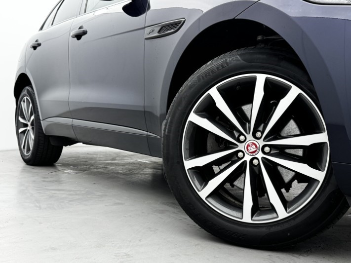 2022 (22) JAGUAR F-PACE 2.0 D200 R-Dynamic SE 5dr Auto AWD 5226229