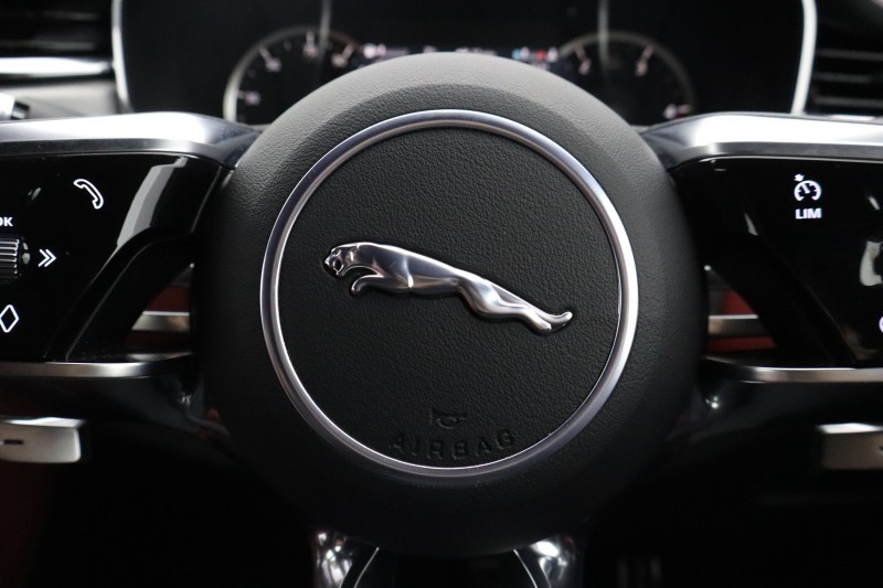 2022 (22) JAGUAR F-PACE 2.0 D200 R-Dynamic SE 5dr Auto AWD 5226275