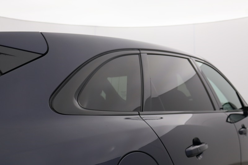 2022 (22) JAGUAR F-PACE 2.0 D200 R-Dynamic SE 5dr Auto AWD 5226240