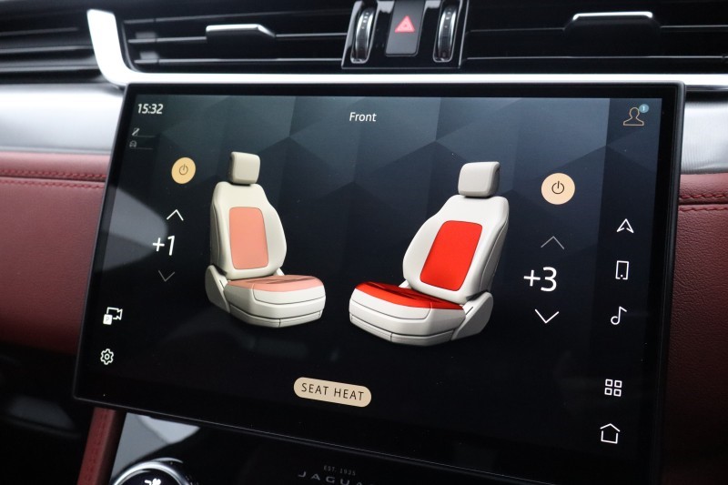 2022 (22) JAGUAR F-PACE 2.0 D200 R-Dynamic SE 5dr Auto AWD 5226279