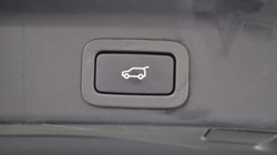 2022 (22) JAGUAR F-PACE 2.0 D200 R-Dynamic SE 5dr Auto AWD 5226247