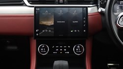 2022 (22) JAGUAR F-PACE 2.0 D200 R-Dynamic SE 5dr Auto AWD 5226270