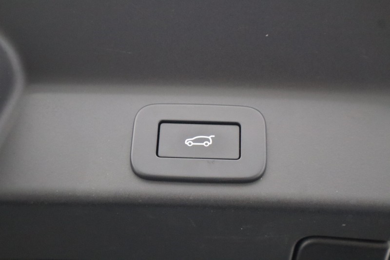 2023 (23) JAGUAR F-PACE 2.0 D200 R-Dynamic Black 5dr Auto AWD 5217437