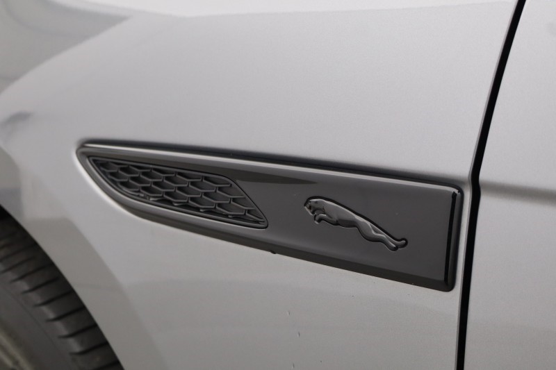 2023 (23) JAGUAR F-PACE 2.0 D200 R-Dynamic Black 5dr Auto AWD 5217421