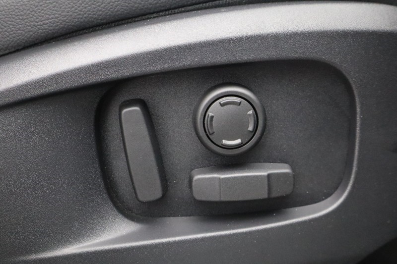 2023 (23) JAGUAR F-PACE 2.0 D200 R-Dynamic Black 5dr Auto AWD 5217449