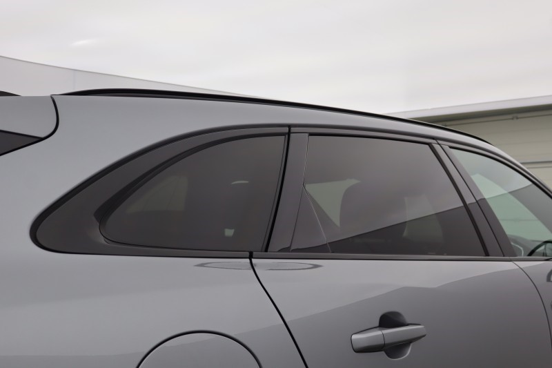 2023 (23) JAGUAR F-PACE 2.0 D200 R-Dynamic Black 5dr Auto AWD 5217426