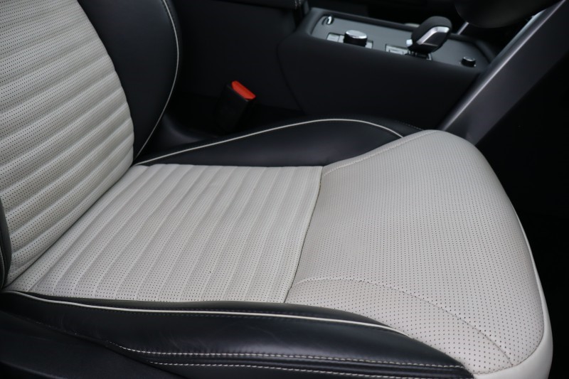 2023 (73) LAND ROVER DISCOVERY 3.0 D300 Dynamic HSE 5dr Auto 5238785