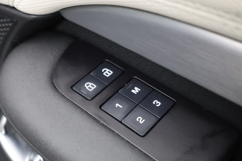 2023 (73) LAND ROVER DISCOVERY 3.0 D300 Dynamic HSE 5dr Auto 5238783