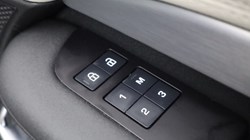 2023 (73) LAND ROVER DISCOVERY 3.0 D300 Dynamic HSE 5dr Auto 5238783