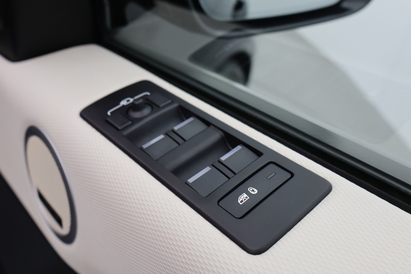 2023 (73) LAND ROVER DISCOVERY 3.0 D300 Dynamic HSE 5dr Auto 5238781