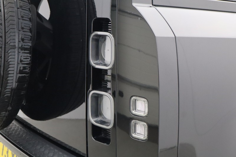 2023 (73) LAND ROVER DEFENDER 5.0 P525 V8 110 5dr Auto 5233966