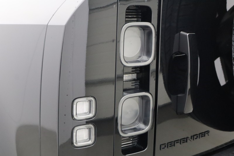 2023 (73) LAND ROVER DEFENDER 5.0 P525 V8 110 5dr Auto 5233968