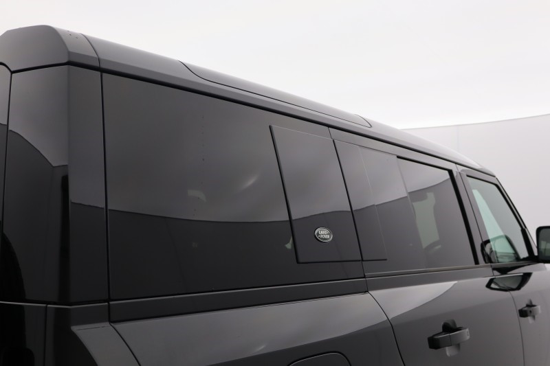 2023 (73) LAND ROVER DEFENDER 5.0 P525 V8 110 5dr Auto 5233967