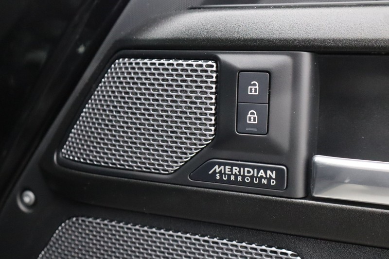 2023 (73) LAND ROVER DEFENDER 5.0 P525 V8 110 5dr Auto 5233978