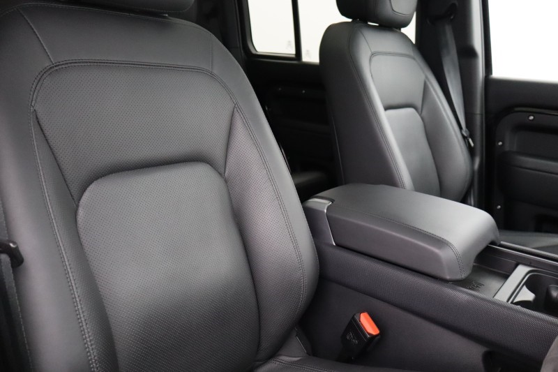 2023 (73) LAND ROVER DEFENDER 5.0 P525 V8 110 5dr Auto 5233981