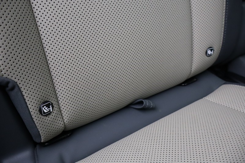 2023 (73) LAND ROVER DEFENDER 3.0 D250 X-Dynamic SE 110 5dr Auto 5231284