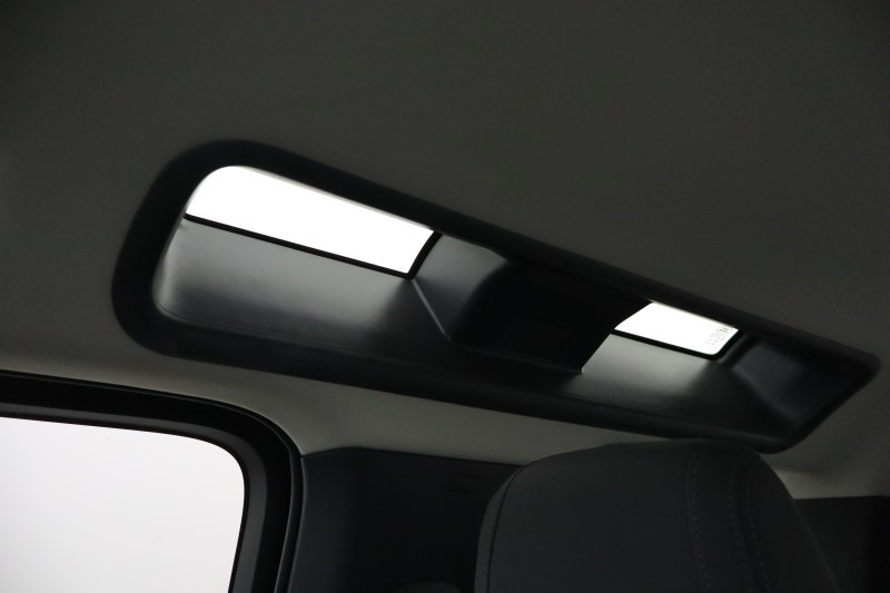 2023 (73) LAND ROVER DEFENDER 3.0 D250 X-Dynamic SE 110 5dr Auto 5231290