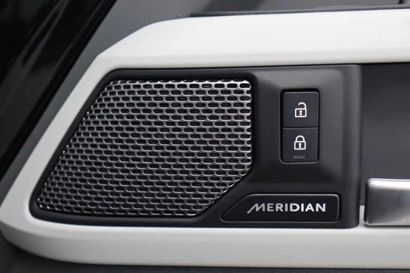 2023 (73) LAND ROVER DEFENDER 3.0 D250 X-Dynamic SE 110 5dr Auto 5231266