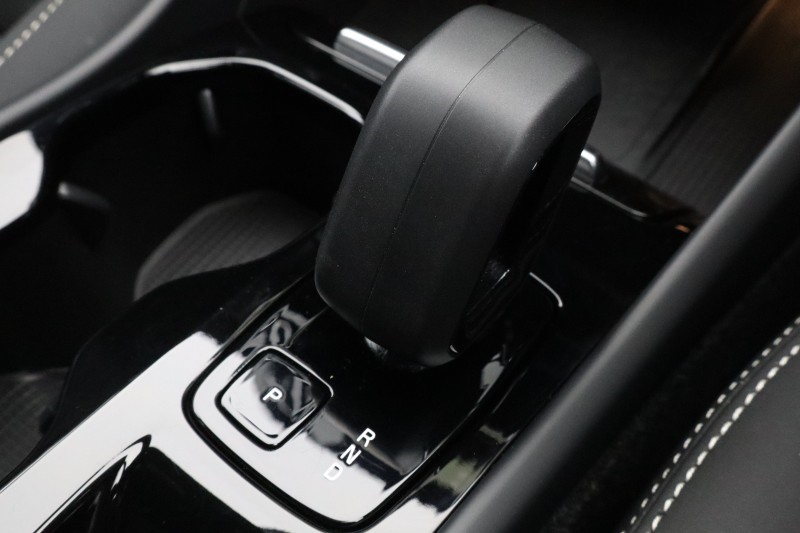 2024 (24) VOLVO XC40 2.0 B4P Plus Dark 5dr Auto 5306262