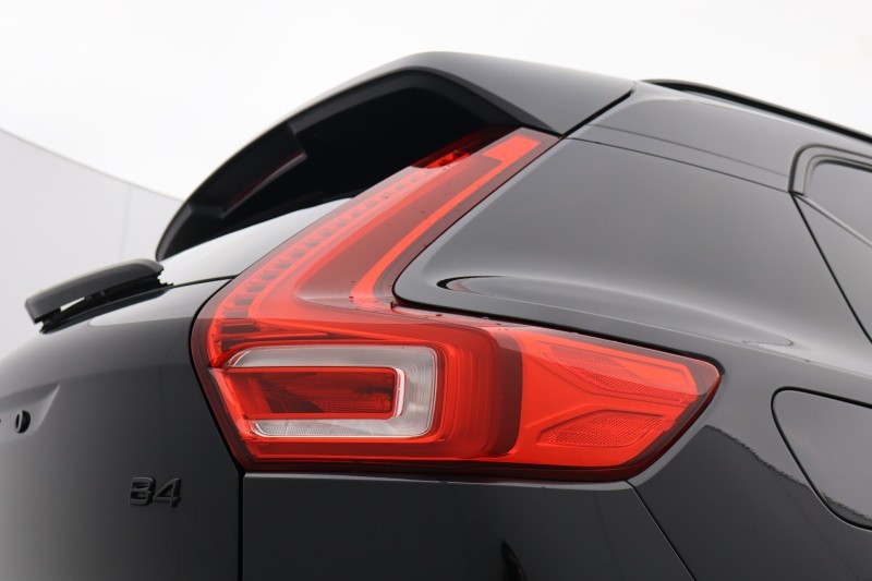 2024 (24) VOLVO XC40 2.0 B4P Plus Dark 5dr Auto 5306225