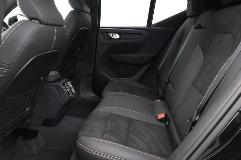 2024 (24) VOLVO XC40 2.0 B4P Plus Dark 5dr Auto 5306218