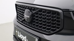 2024 (24) VOLVO XC40 2.0 B4P Plus Dark 5dr Auto 5306223