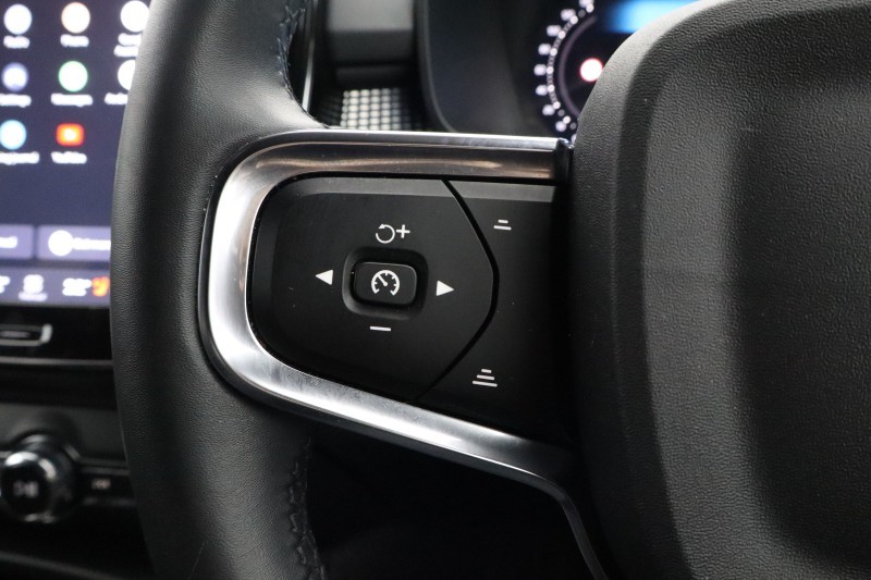 2024 (24) VOLVO XC40 2.0 B4P Plus Dark 5dr Auto 5306257