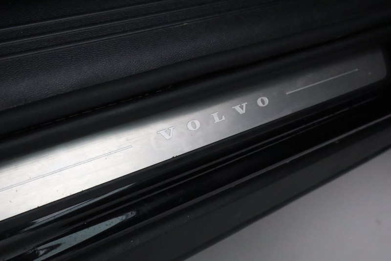 2024 (24) VOLVO XC40 2.0 B4P Plus Dark 5dr Auto 5306243