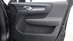 2024 (24) VOLVO XC40 2.0 B4P Plus Dark 5dr Auto 5306237