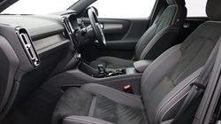 2024 (24) VOLVO XC40 2.0 B4P Plus Dark 5dr Auto 5306216