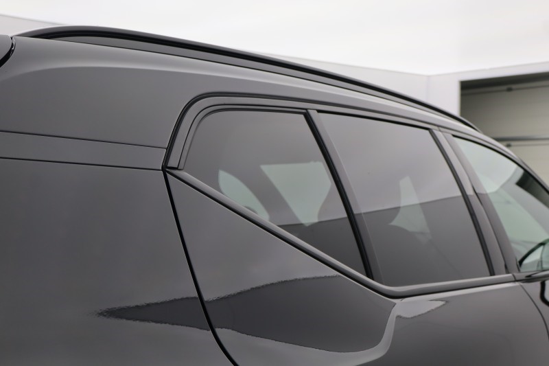 2024 (24) VOLVO XC40 2.0 B4P Plus Dark 5dr Auto 5306224