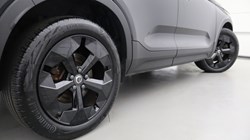 2024 (24) VOLVO XC40 2.0 B4P Plus Dark 5dr Auto 5306235