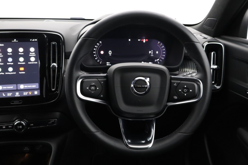 2024 (24) VOLVO XC40 2.0 B4P Plus Dark 5dr Auto 5306255